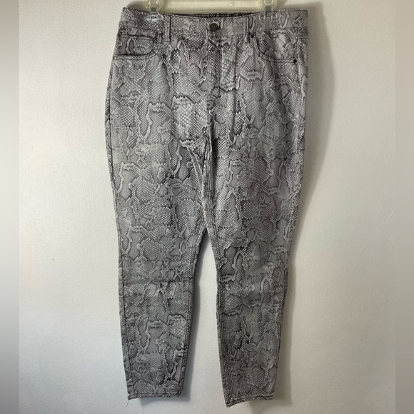WHBM Curvy-Fit Sculpt High-Rise Snake-Print Skinny Ankle Jeans Sz 12L - Picture 2 of 5
